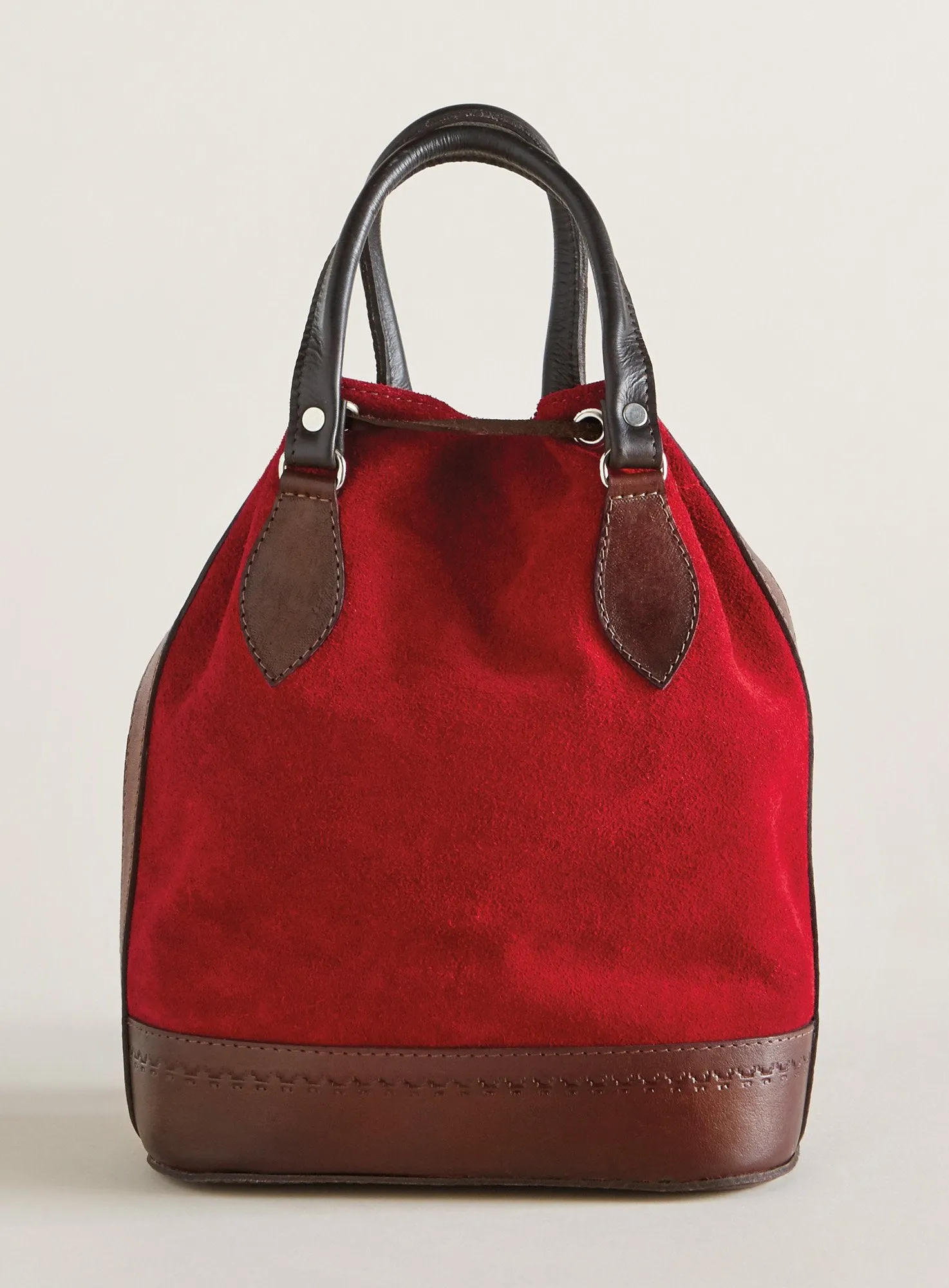 Manta Medallion Cinch Handbag